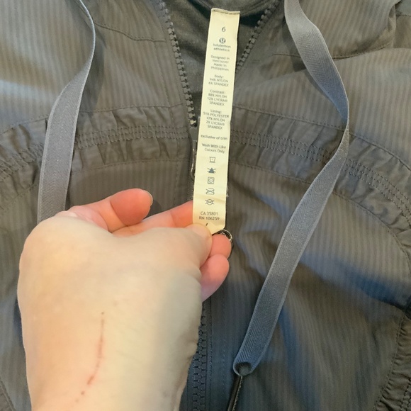 Lululemon Dance Studio Jacket Women Gray Reversible Full Zip Hooded, size 6,NWOT - Picture 3 of 10